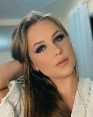 Emilly Schellmann OnlyFans Leaked Free Thumbnail Picture - #mjpw1TaS84