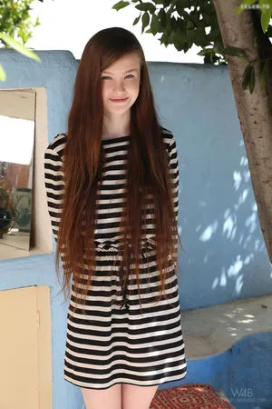 Emily Bloom OnlyFans Leaked Free Thumbnail Picture - #JD5CryuQ21