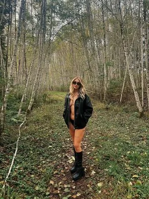 Emily Brooks Thumbnail Picture
