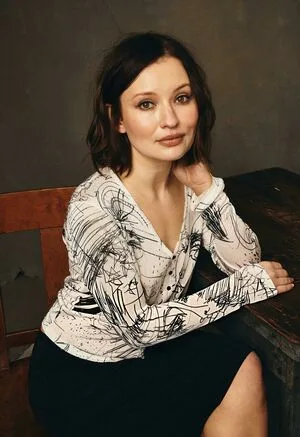 Emily Browning Thumbnail Picture