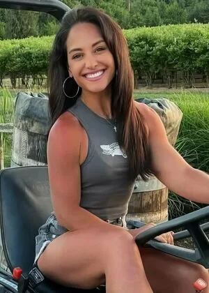 Emily Compagno Thumbnail Picture
