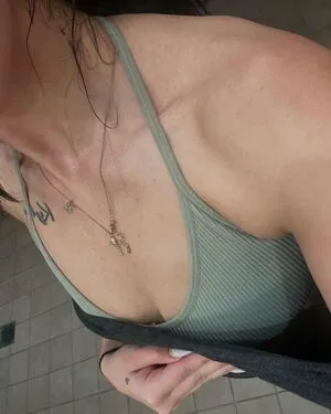 Emily Lou Thumbnail Picture