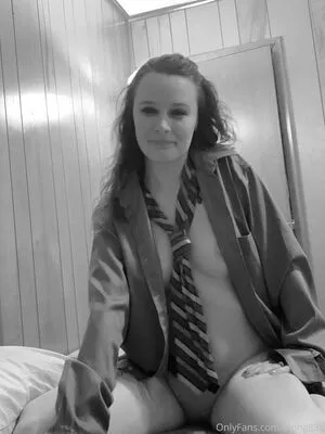 Emily Mae Thumbnail Picture