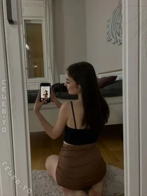 Emily63 OnlyFans Leaked Free Thumbnail Picture - #KROZ1pRUt1
