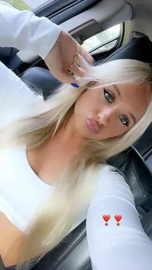 Emilysmithh06 OnlyFans Leaked Free Thumbnail Picture - #2AeEg22fCx