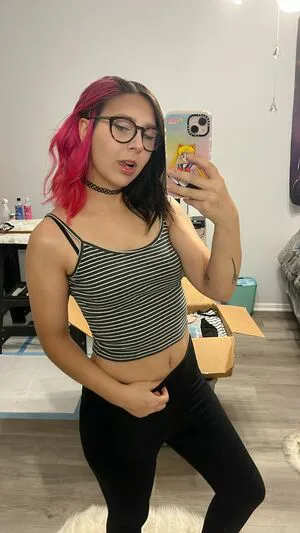 Emilyuwo Asmr Thumbnail Picture