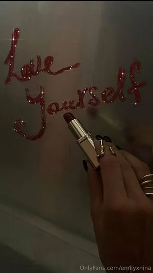 Emilyxnina Thumbnail Picture