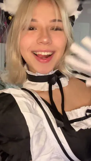 Emilyynl Thumbnail Picture