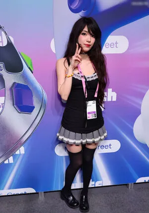 Emiru OnlyFans Leaked Free Thumbnail Picture - #cmpkghay34