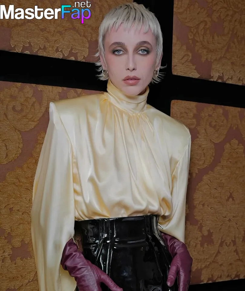 Emma Chamberlain OnlyFans Leak Picture - #5XbC5gZwsm.