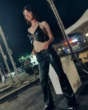 Emma Dumont OnlyFans Leaked Free Thumbnail Picture - #ftdYmxvZPx