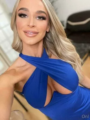 Emma Hix OnlyFans Leaked Free Thumbnail Picture - #DriinbzOPS