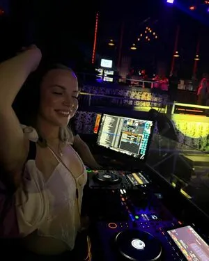 Emma Keefe Thumbnail Picture