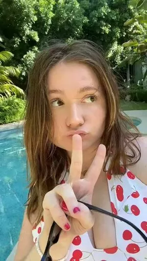 Emma Kenney OnlyFans Leaked Free Thumbnail Picture - #hwcSllInnd