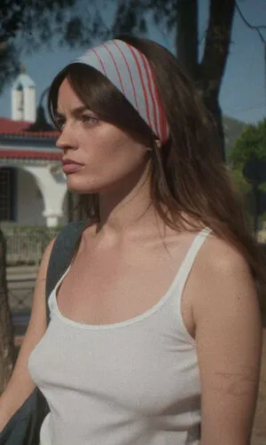 Emma Mackey OnlyFans Leaked Free Thumbnail Picture - #TRAnhnrmy2