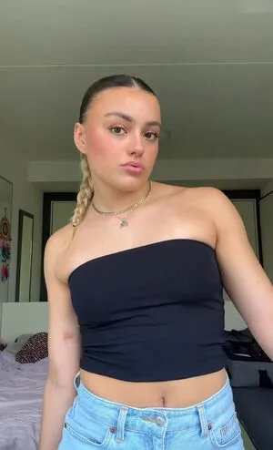 Emma Malewski OnlyFans Leaked Free Thumbnail Picture - #B0JX7ht3B8