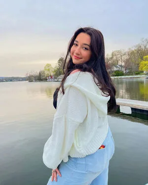 Emma S OnlyFans Leaked Free Thumbnail Picture - #Omvb2uOpXR