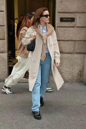 Emma Watson OnlyFans Leaked Free Thumbnail Picture - #ATUPRQFKbn