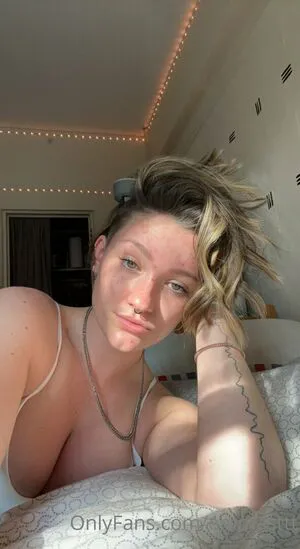 Emmasttt OnlyFans Leaked Free Thumbnail Picture - #VPInCEtBOQ