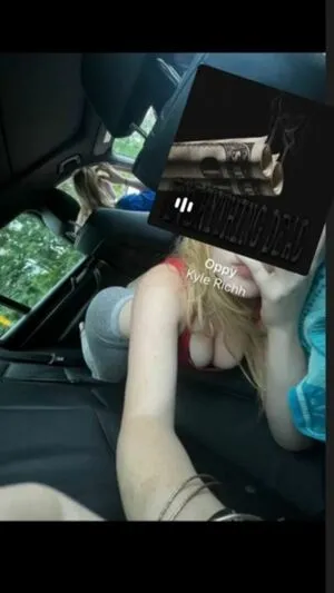 Emmy Moore OnlyFans Leaked Free Thumbnail Picture - #FbeTeraexN