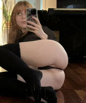 Emolivja Thumbnail Picture
