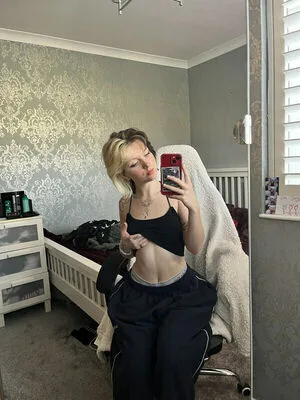 Emzeeni OnlyFans Leaked Free Thumbnail Picture - #D34rfehUIO
