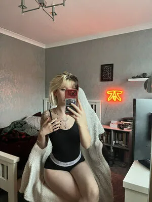 Emzeeni OnlyFans Leaked Free Thumbnail Picture - #H0pz4CoRC4