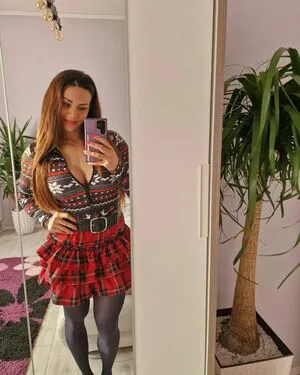 Erika Darago Thumbnail Picture