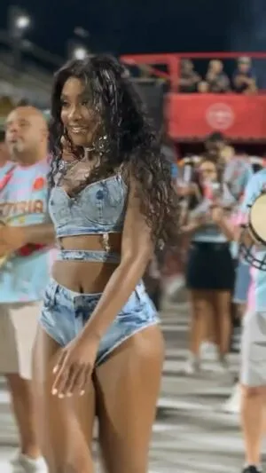 Erika Januza Thumbnail Picture