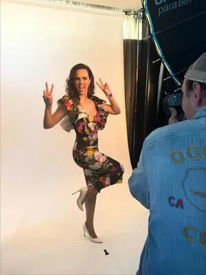 Erin Cahill OnlyFans Leaked Free Thumbnail Picture - #m3f6KUo7fT