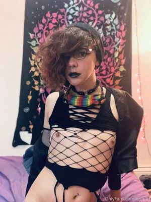 Erinmx Thumbnail Picture