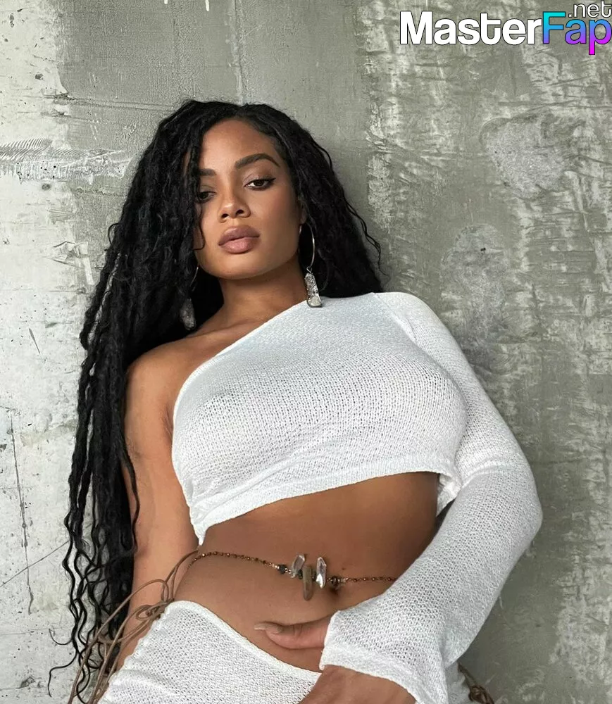 Essence tatiana nude