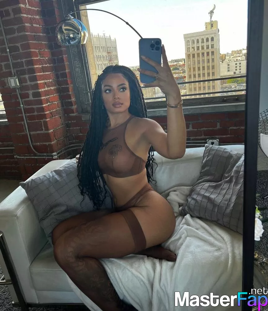 Essence tatiana nude