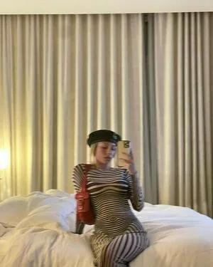 Ester Exposito Thumbnail Picture