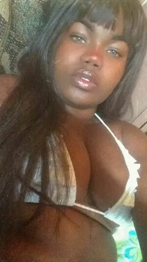 Esther Marinho Thumbnail Picture