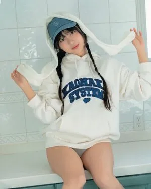 Eunji Pyoapple Thumbnail Picture