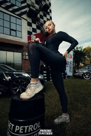 Eva Lee Model Thumbnail Picture