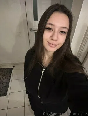 Evaelfie Xoxo Thumbnail Picture