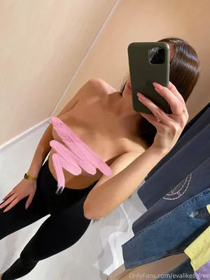 Evalikes Free OnlyFans Leaked Free Thumbnail Picture - #8Fln3UThx8