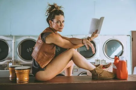 Evangeline Lilly OnlyFans Leaked Free Thumbnail Picture - #5TCIBUcVDR