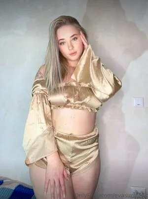 Evasunnyy Thumbnail Picture