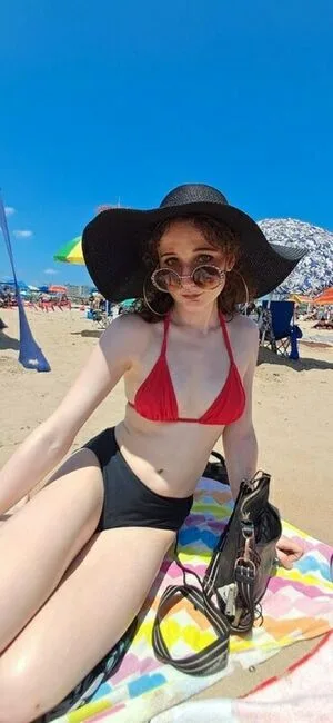 Eve Devitt Thumbnail Picture