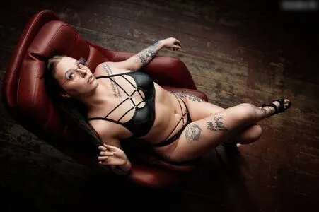 Evee Avery Thumbnail Picture