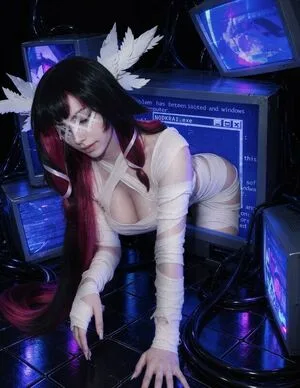 Evelinaava Thumbnail Picture