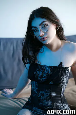 Everly Thumbnail Picture