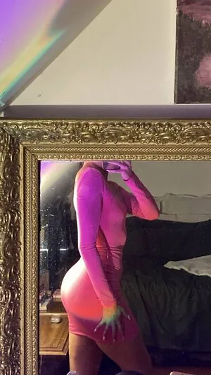 Everly Rose Thumbnail Picture