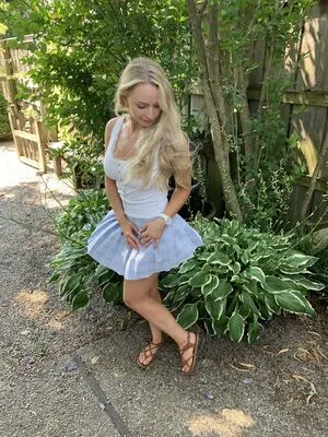 Evie Summers Thumbnail Picture