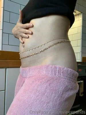 Evieexpands OnlyFans Leaked Free Thumbnail Picture - #0ROfSdymzR