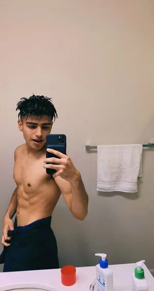 Evillxe Thumbnail Picture
