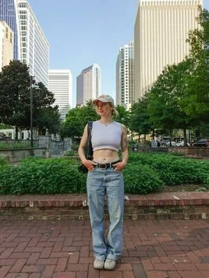 Evy Leibfarth Thumbnail Picture